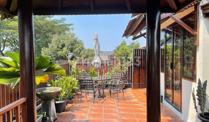 Rumah 3 Lantai Dalam Cluster Semi Furnished Bagus