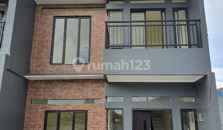 Rumah Cantik Baru 2 Lantai Dekat Kantor Walikota Tangsel
