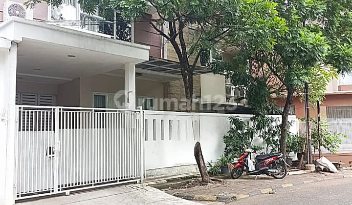 Rumah 2 Lantai Siap Huni Semi Furnished Lokasi Strategis Bintaro