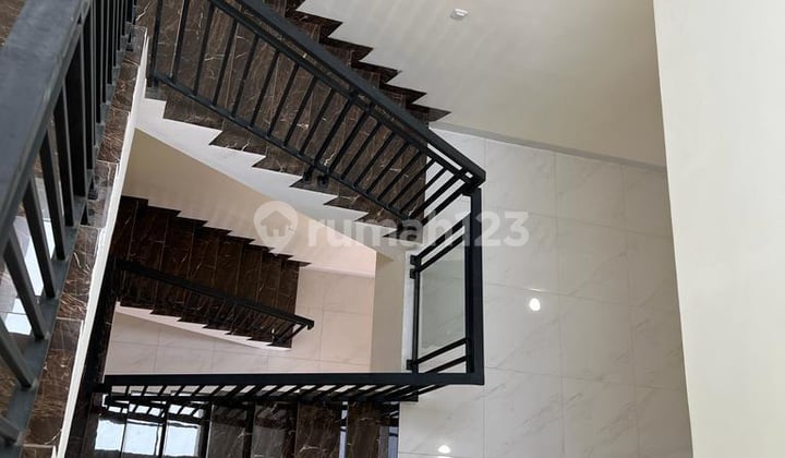 Rumah Baru 2,5Lt Dalam Cluster Premium Lokasi Sangat Startegis