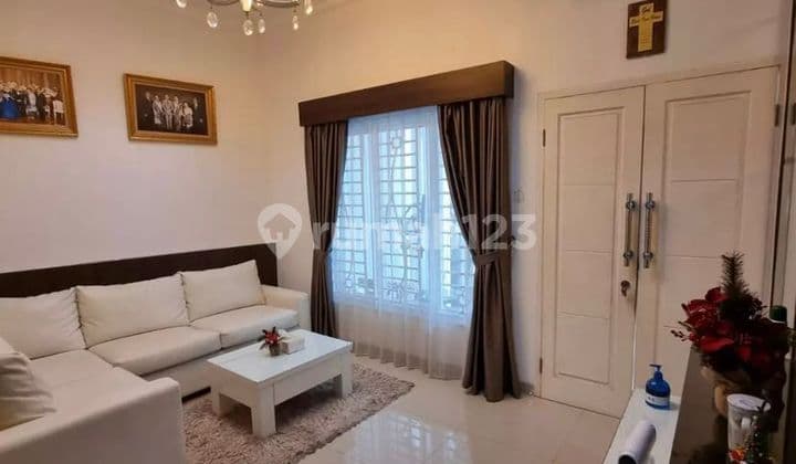 Dijual Rumah Full Furnished Siap Huni Lokasi Strategis di Bintaro