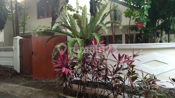 Rumah Hook Sejuk Halaman Luas dengan 2 Akses Tol di Bogor