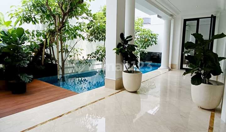 Dijual Rumah Mewah Baru American Classic Area Strategis di Jaksel