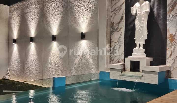 Rumah Mewah di Ciputat, Bangunan 2 Lantai