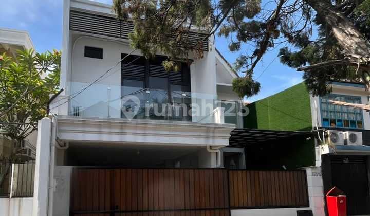 Rumah 2lt. Furnished Siap Huni Dalam Cluster Premium Di Bintaro