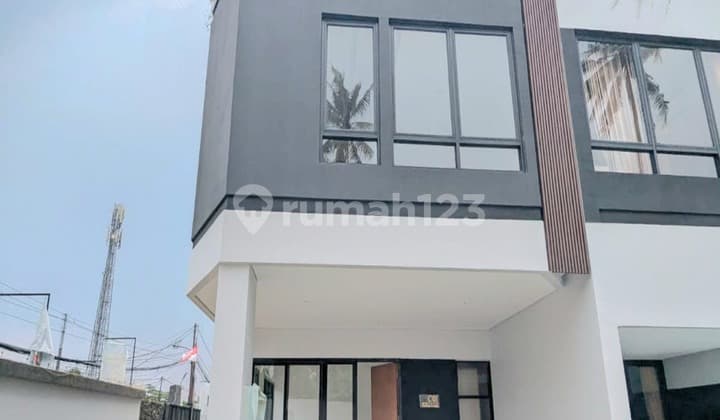 Dijual Rumah Pojok 2lt. Siap Huni Lokasi Strategis Di Pondok Cabe
