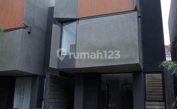 Beautiful Move-In Ready House with SHM in Rempoa, Bintaro