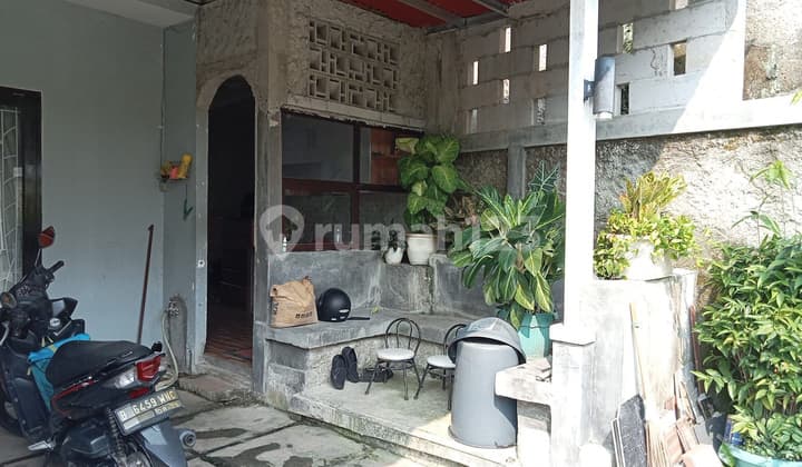 Semi-Furnished House with SHM in Pamulang Cluster, Negotiable Until Deal