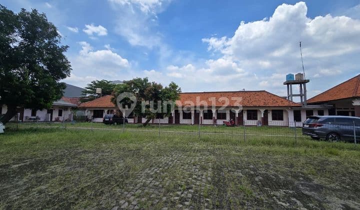 Kost dan Kontrakan dengan Parkir Luas Dekat Kampus di Depok