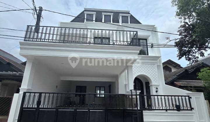 Rumah Brand New dengan Private Pool di Sektor 3 Bintaro