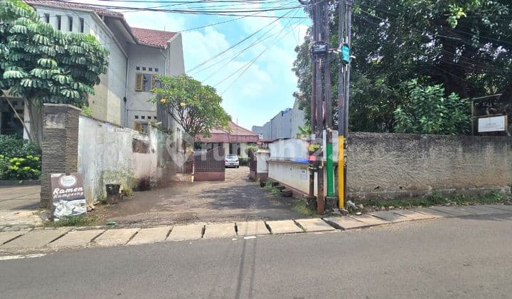 Rumah Jual Cepat Lahan Luas Lokasi Strategis Ngantong di Buncit