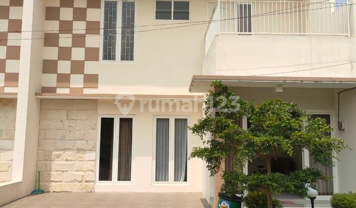 Villa Mewah Kota Batu Dekat Bns Termurah