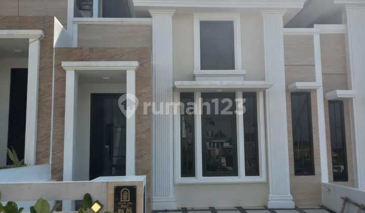 Villa + Kolam Renang Dau Malang Siap Huni