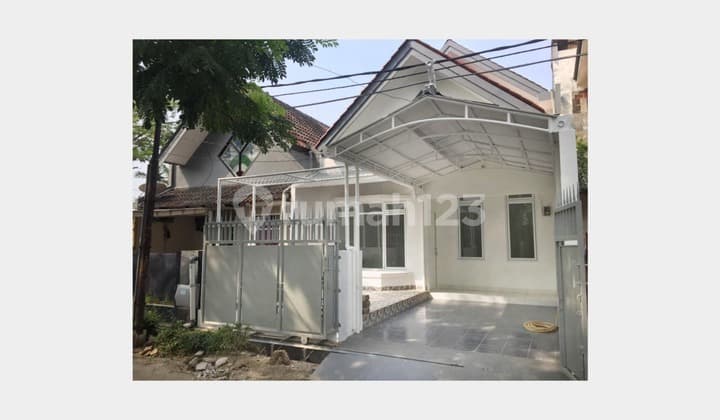 Rumah 2 Lantai, Baru Renovasi di Puyuh Bintaro Sektor 5