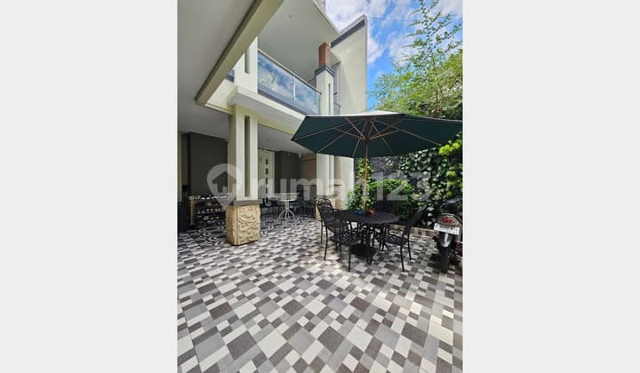 House, 3 Floors Inside a Complex in South Jakarta