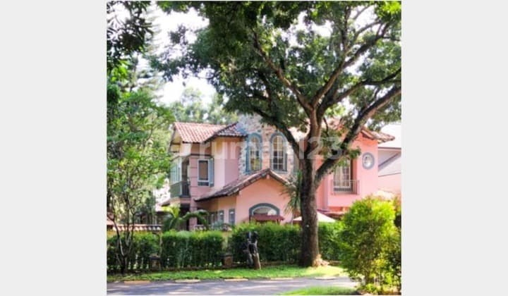 Ready to Occupy, House Near Public Facilities in Bintaro Sector 9