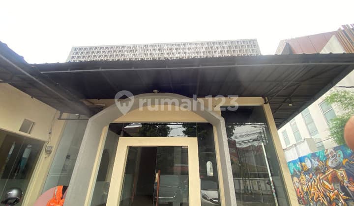 Strategic Business Space With Ample Parking