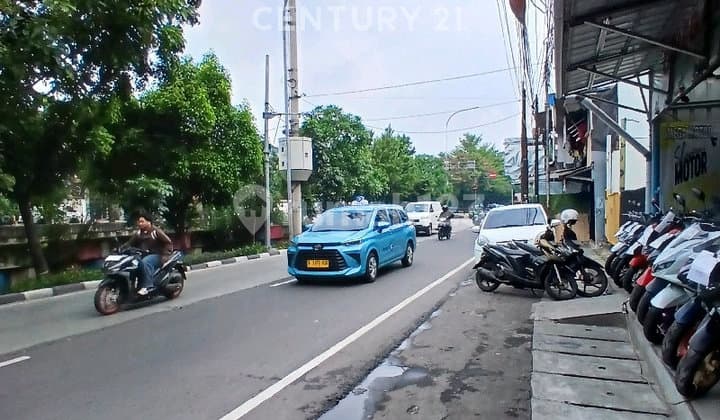 House for Sale, Ideal for Business, Strategic Location in Kemayoran, Central Jakarta