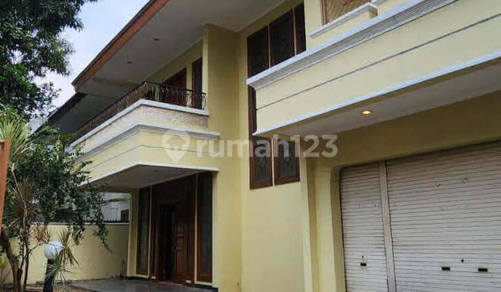 For Rent Ready-to-Occupy House in Kuningan, South Jakarta.