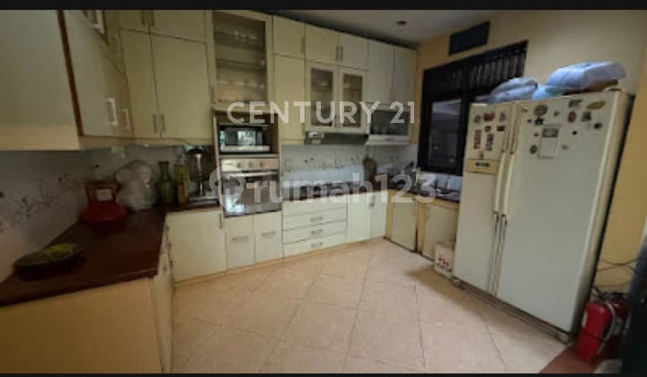 3 Houses in One Area for a Large Family