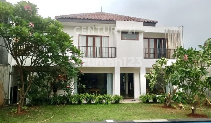 Rumah Besar Dengan Private Pool Di Cilandak Jakarta Selatan