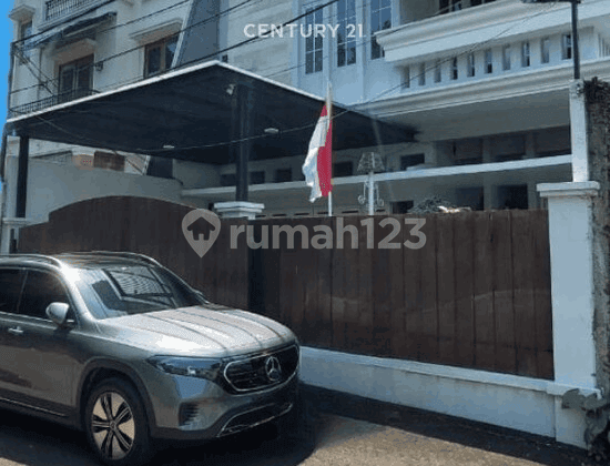 Disewakan Rumah Fully Furnished Siap Huni Ampera Jakarta Selatan