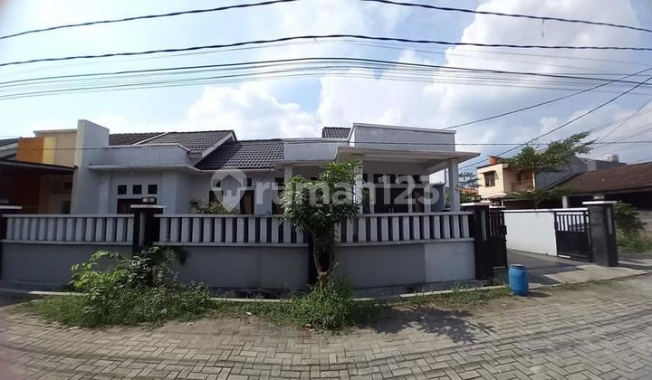 Rumah di Griya Cilodong Asri Depok Hook Murah