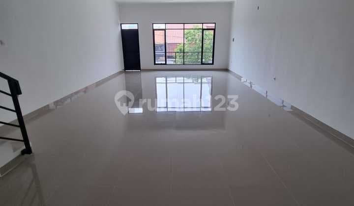 Ruko di Dwiwarna 2 di jual Cepat bangunan new mangga besar jakarta pusat