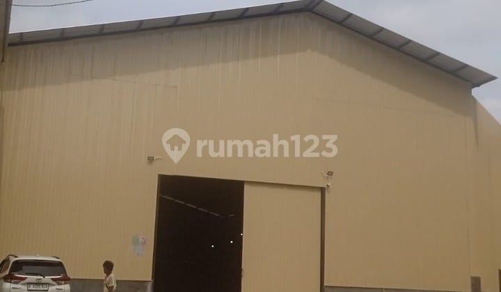 Strategic Warehouse Near City Center, Suitable for Padel and Logistics on Panjang Duri Kepa Kebon Jeruk Road, West Jakarta.