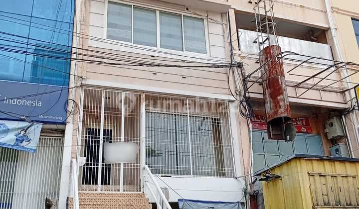Disewakan Ruko Siap Pakai 4 Lantai Plus Rooftop di Muara Karang Raya Jakarta Utara