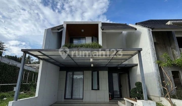 Dijual Rumah Rapi Siap Huni 2 Lantai di Gardens Candi Sawangan