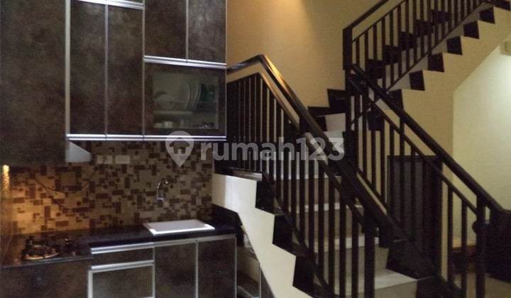 Dijual Rumah Kostan Sektor 8B Gading Serpong Kamar 8 Full Furnished