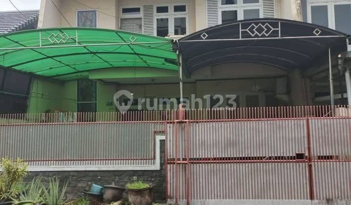 For Sale 2-Storey House 120 M2 in Victoria Park Tangerang