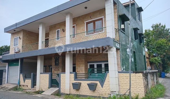 Dijual Rumah Gandeng Luas 130 M2 Kamar 8 di Binong Permai Karawaci