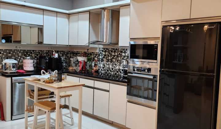 For Quick Sale: Neat Semi-Furnished House in Palem Semi Karawaci