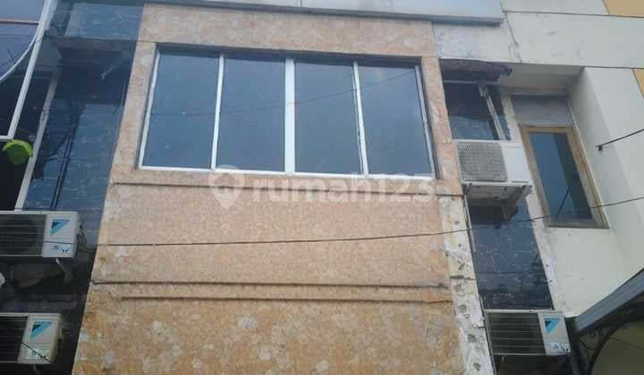 For Quick Lease: 3-Story Shop House in Graha Raya, Tangerang