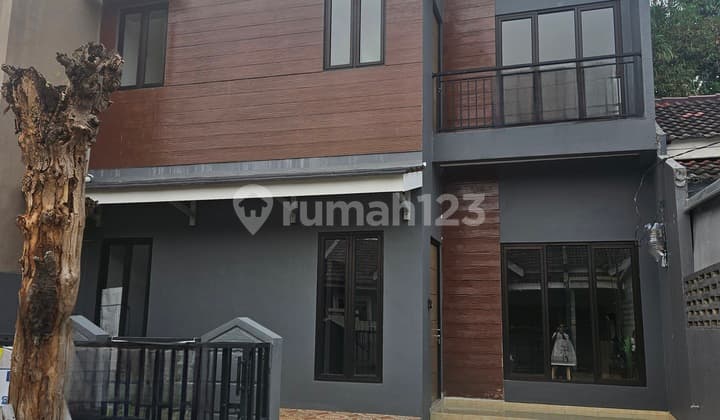 Dijual Cepat Rumah Lokasi Strategis 2 Lantai di Nusa Loka BSD City