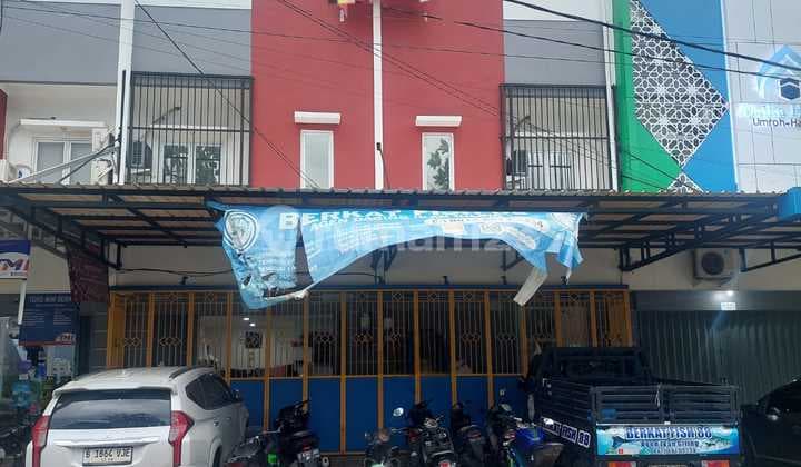 Translation: "For Sale, Adjoining Shophouse 3 Floors Fully Furnished at Poris Residence, Tangerang."