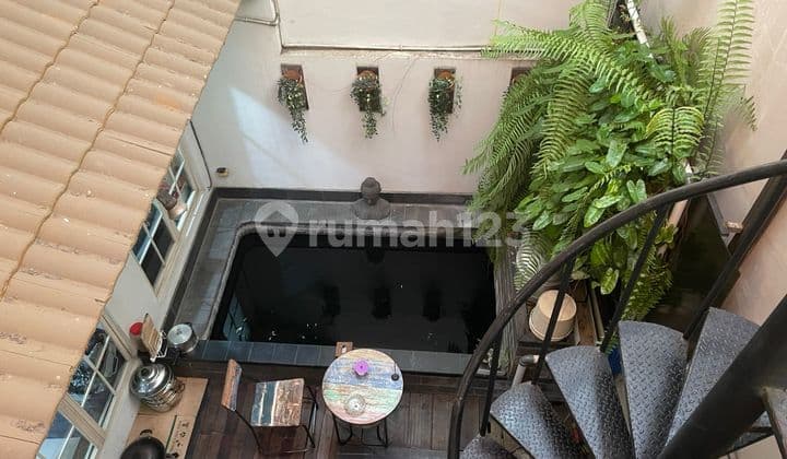 Dijual Rumah Semi Furnished Kamar 4 di Cluster Crystal Gading Serpong