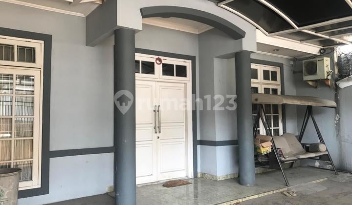 Dijua Rumah Full Furnished 2.5 Lantai di Cluster Asia Banjar Wijaya