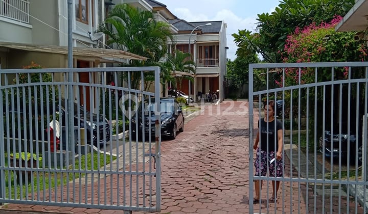 Jual Cepat Rumah Town House Murah