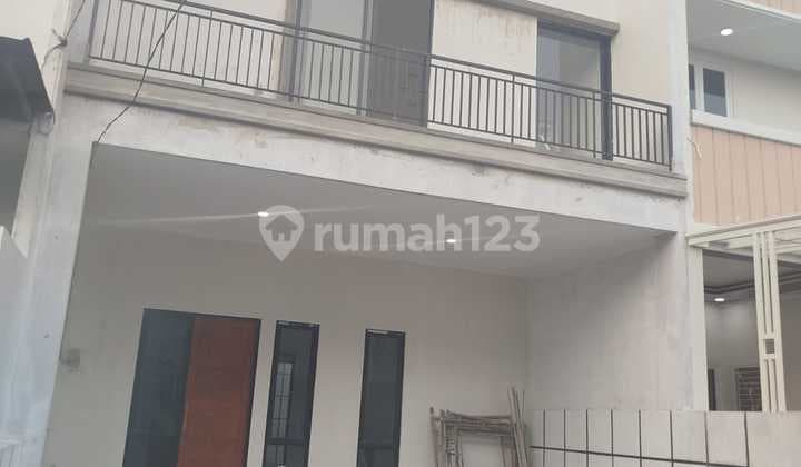 Limo 7menit Ke Pintu Tol Limo