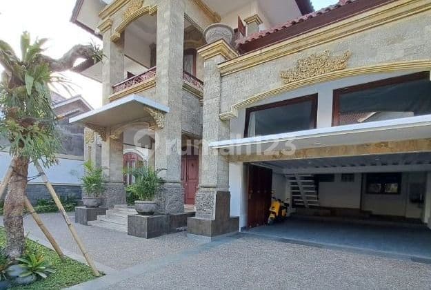 Dijual rumah cantik di daerah renon denpasar