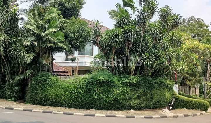 Di Jual Rumah Mewah Wilayah Eksklusif, Dekat Senayan City. Di Jual Rumah Mewah Wilayah Eksklusif, Dekat Senayan City.