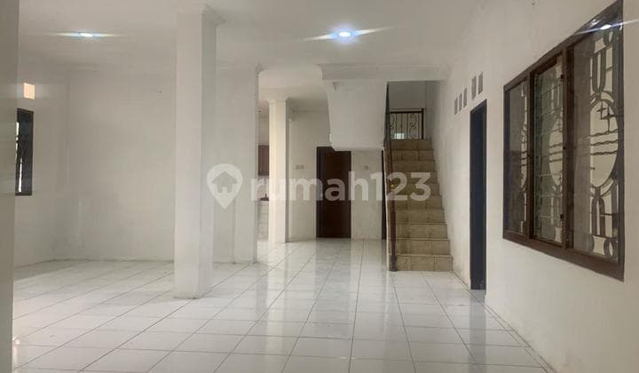 Di Jual Rumah Siap Huni di Jembatan Lima, Cocok Untuk Usaha/Tempat Tinggal.