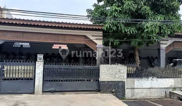 For Quick Sale: Cempaka Putih House, Wide Road Suitable for Business