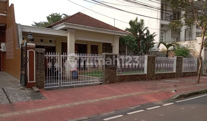Di Jual Rumah Cempaka Putih, Jalan Lebar& Siap Huni