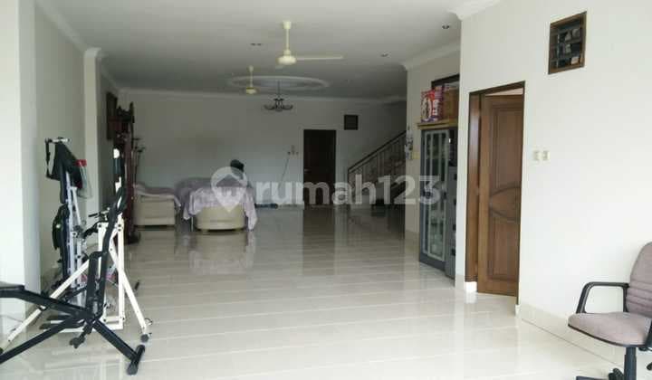 Di Jual Cepat Rumah Jakarta Barat 4,5 Lantai, Cocok untuk kos"an dan Konveksi