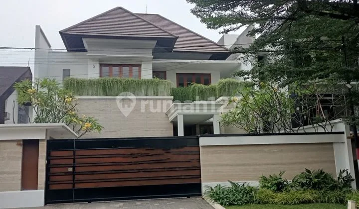 For Sale Luxurious 2-Story House in Pondok Indah, Wide Road Ready to Occupy For Sale Luxurious 2-Story House in Pondok Indah, Wide Road Ready to Occupy