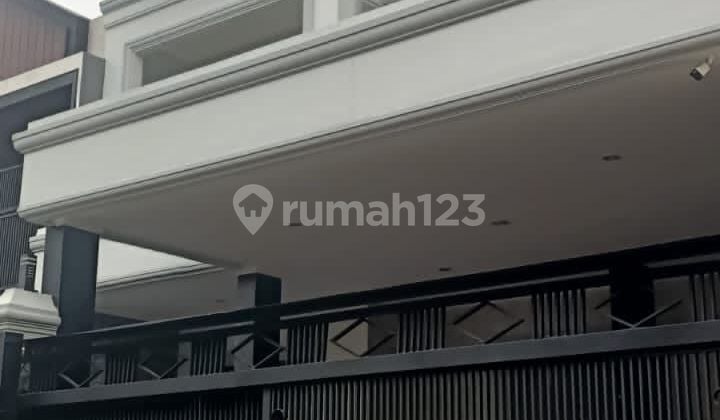 Di Jual Rumah 3 Lantai di Puri Indah, strategis Siap Huni Di Jual Rumah 3 Lantai di Puri Indah, strategis Siap Huni